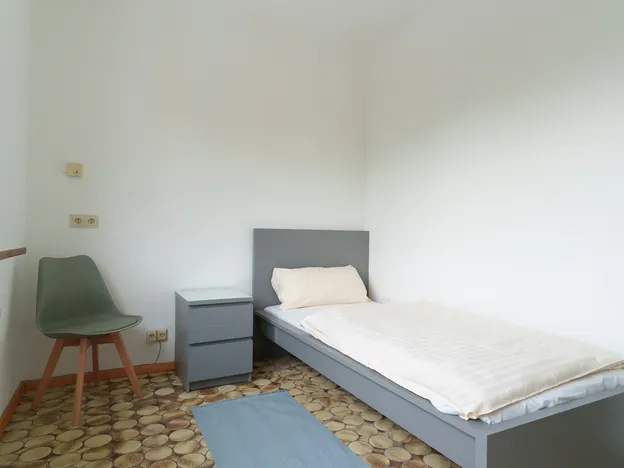 Große Monteurunterkunft in Landau – 6 Zimmer, neue Ausstattung