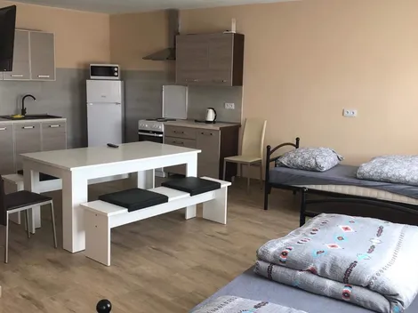 A. E. BERG pokoje, mieszkania pracownicze