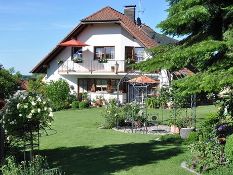88370 Ebenweiler - Apartment im Rosengarten