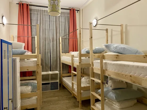 Quantum Hostel