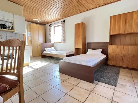 (AM121) Monteurzimmer in grüner Lage