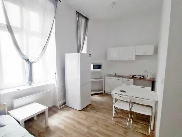 1 Maja 11, Łódź