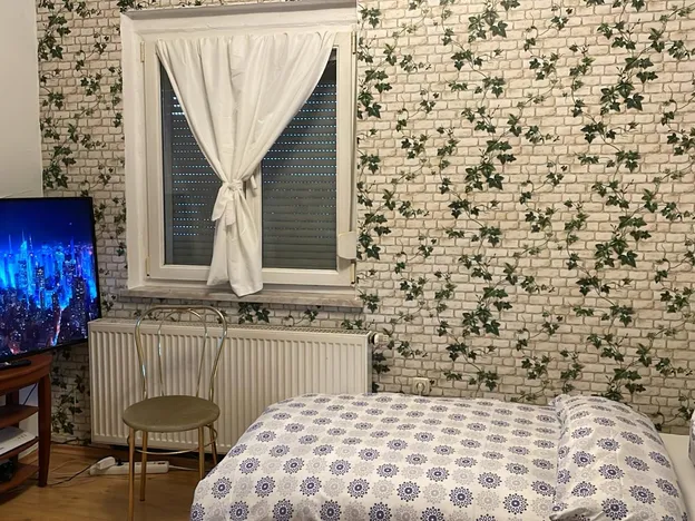 Monteur Unterkünfte Wohnung oder Haus eigene Küche Bad Wifi 1-15 Personen
