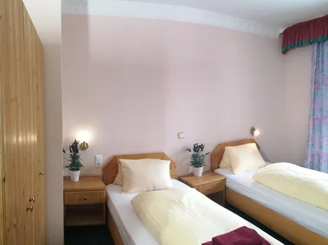 Kirchschlagerhof Monteurzimmer & Apartment