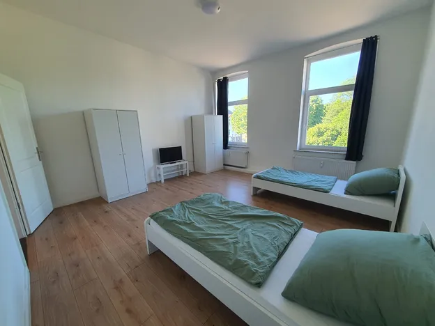 Monteurwohnungen direkt an der Schleuse Tel. 040244249168