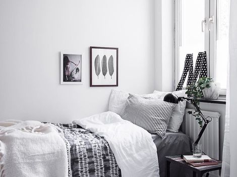 Zimmer / Bett in Wiesbaden-Kostheim