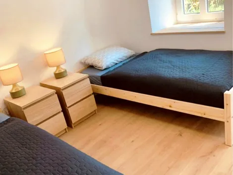 Noclegi przy fabryce Mercedesa