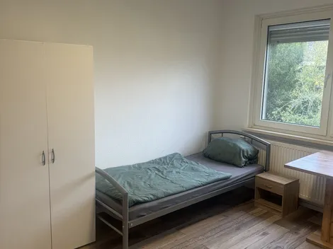 Gemütliche Wohnung mit guter Lage – für Arbeiter, die Komfort und Ruhe schätzen."