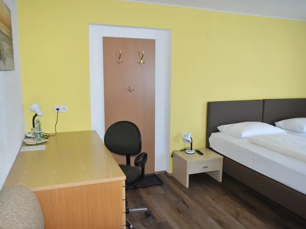 Zimmer/Wohnung für Monteure