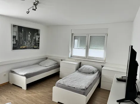 Wohnungen Monteurzimmer komplette Ausstattung Pension für Arbeiter Monteurwohnung freistehendes Haus