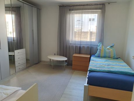 Ab August: Monteurzimmer zentral, günstig & vollmöbliert