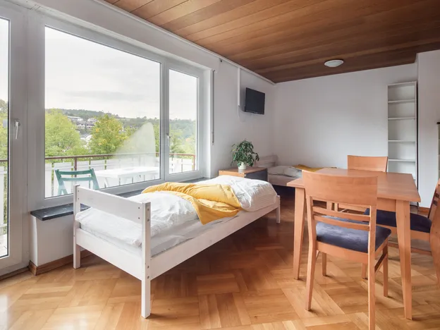 Komfortable Unterkunft (ganzes Haus) direkt an der A8