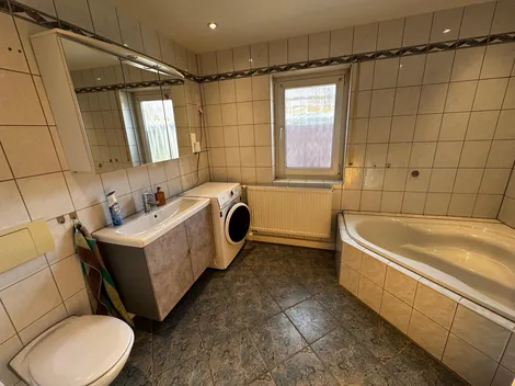 Wohnhaus mit 2 separaten Wohneinheiten - 17