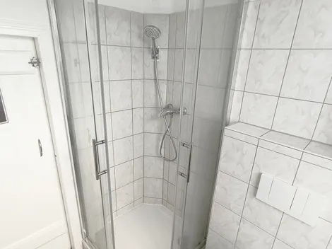 Saubere Wohnung mit kompletter Ausstattung für Monteure, Arbeiter und Berufspendler mit 2 Zimmern - 10