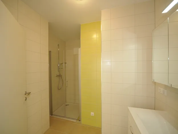 90+ Monteurzimmer in Linz, Einzelbetten, Parkplätze, WIFI, Küchen