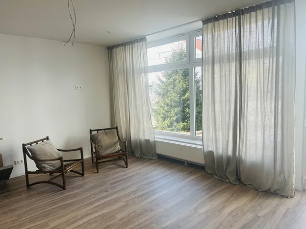 140 QM ERDGESCHOSS WOHNUNG 6-7 PERS. MONTEURE / MESSEGÄSTE ODER FERIENWOHNUNG
