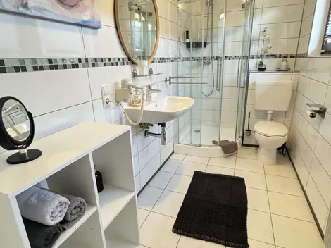 Monteurzimmer und Ferienwohnungen nahe Bonn – Ferienwohnungskomplex „Monteurglück" in Remagen - 8