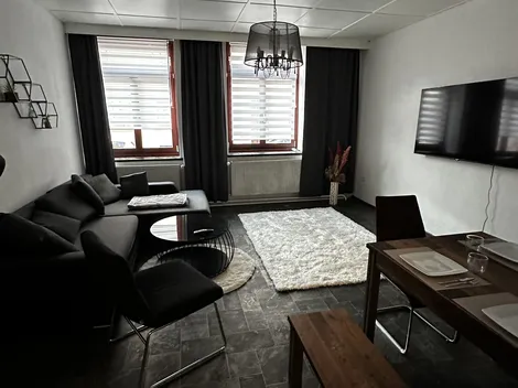 Schöne Wohnung mit Parkplatz