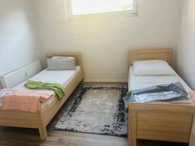 140 QM ERDGESCHOSS WOHNUNG 6-7 PERS. MONTEURE / MESSEGÄSTE ODER FERIENWOHNUNG