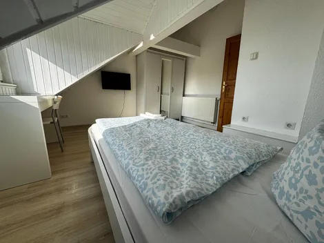 Wohnhaus mit 2 separaten Wohneinheiten - 4