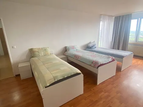 Duisburg. Große Monteurwohnung für 8 Personen