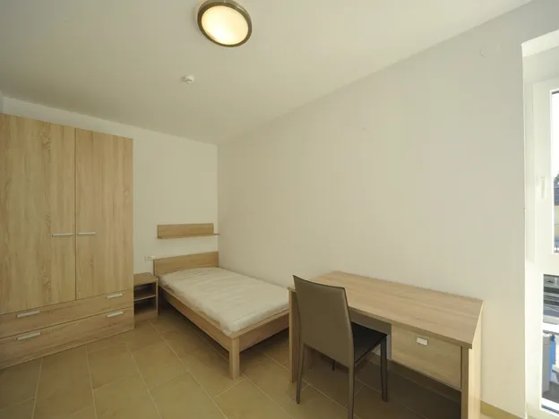 90+ Monteurzimmer in Linz, Einzelbetten, Parkplätze, WIFI, Küchen