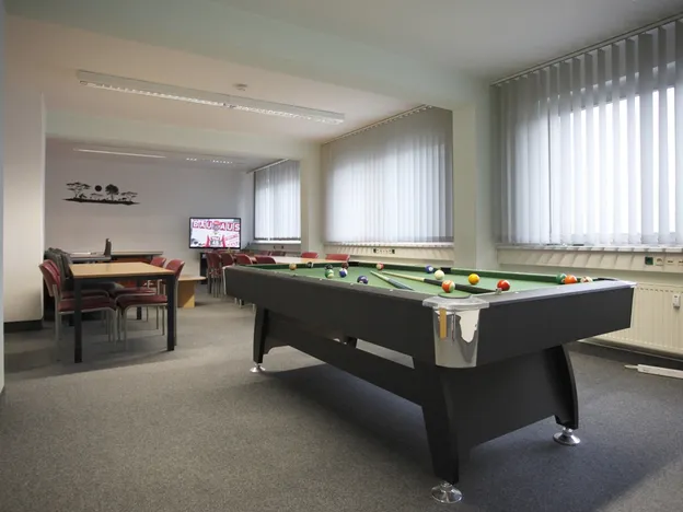 Super günstig - Happy Worker Berlin / Potsdam / Ludwigsfelde / Michendorf / Werder - 1 A Lage bei Berlin - Potsdam - Ludwigsfelde, süd- u. westlicher Ring, Parkplätze gratis!