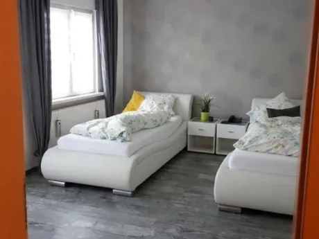 64331 Weiterstadt - KWATERA24 | Monteurwohnung | Weiterstadt | 1-4 Personen | WIFI & Parken | 24/7h