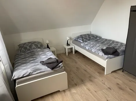 Gästehäuser Nicole + Anja, 30989 Gehrden + 30966 Hemmingen, WLAN, Küche, WC/Bad - 11