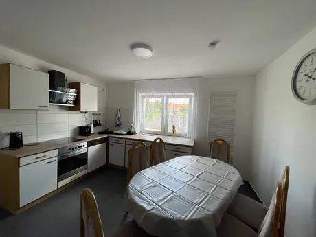 4-Zimmer-Wohnung (ca. 80 qm), vollmöbliert und ausgestattet