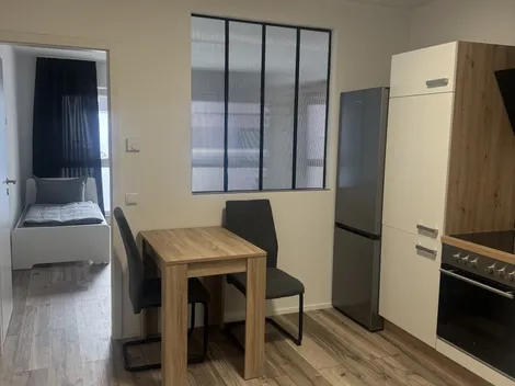 Gemütliche Wohnung mit guter Lage – für Arbeiter, die Komfort und Ruhe schätzen.