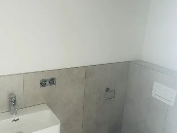 140 QM ERDGESCHOSS WOHNUNG 6-7 PERS. MONTEURE / MESSEGÄSTE ODER FERIENWOHNUNG
