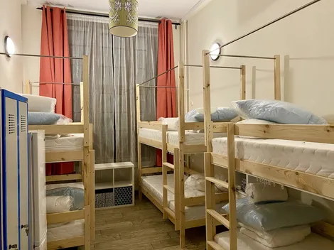 Quantum Hostel