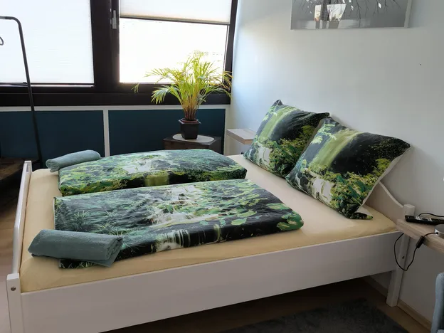 Monteur- & Business-Appartement mit 2 Schlafzimmern & 3 Betten- für 4 Personen am BAYER-KREUZ -Sauna & Dachterrasse - 4tes OG - kein Lift -