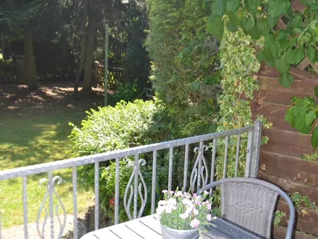 22846 Norderstedt - Helles Zimmer mit eigener Terrasse Nähe HH-Airport