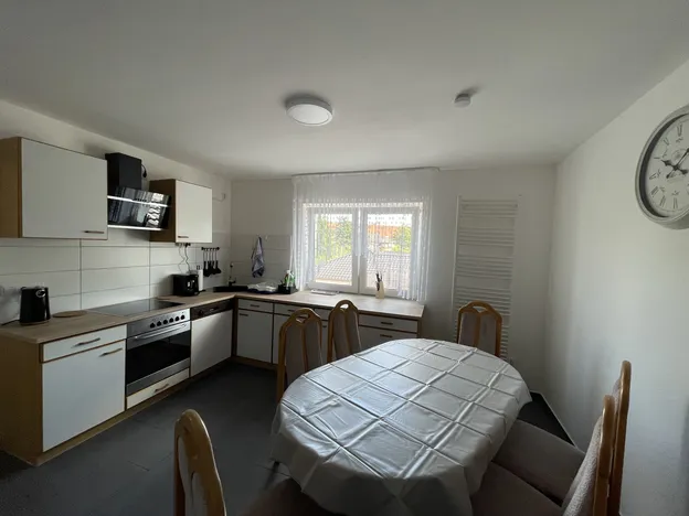 4-Zimmer-Wohnung (ca. 80 qm), vollmöbliert und ausgestattet