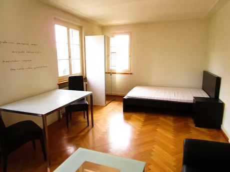 8200 Schaffhausen - Schöne möblierte Zimmer in Nähe zum Bahnhof | Beautiful furnished rooms in shared flat near the train station