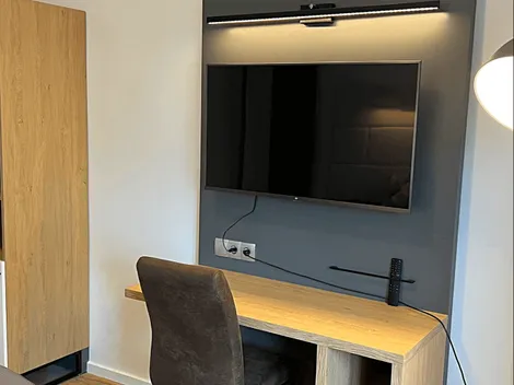 BASSWOODROOMS & APPARTMENTS  24/7 Telefonische Hotline - 3