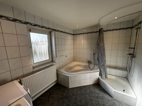 Wohnhaus mit 2 separaten Wohneinheiten - 18