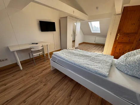 Wohnhaus mit 2 separaten Wohneinheiten - 11