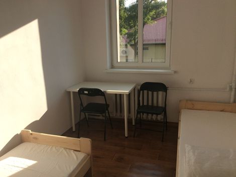 Pokoje pracownicze w Sierakowie.