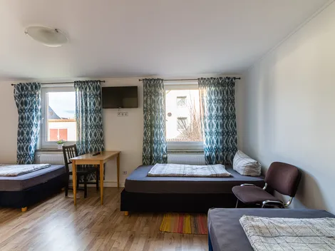 GRUPPENUNTERKÜNFTE IN WOLFEN - PRIVAT - Ganzes Haus - 7