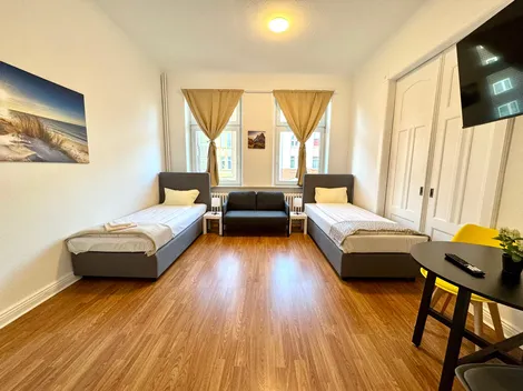 Mehrere Wohnung am Hansaring mit privaten Parkplätze auch für Transporter - 11