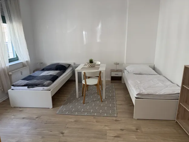 3 Zimmer , Erdgeschoss, Balkon , WLAN , TOP LAGE