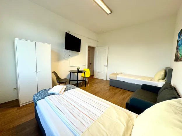 Mehrere Wohnung am Hansaring mit privaten Parkplätze auch für Transporter