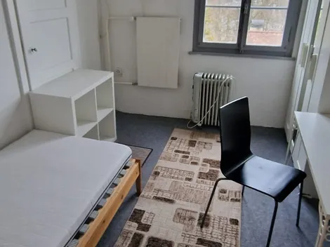 Schöne möblierte Zimmer in Nähe zum Bahnhof | Beautiful furnished rooms in shared flat near the train station