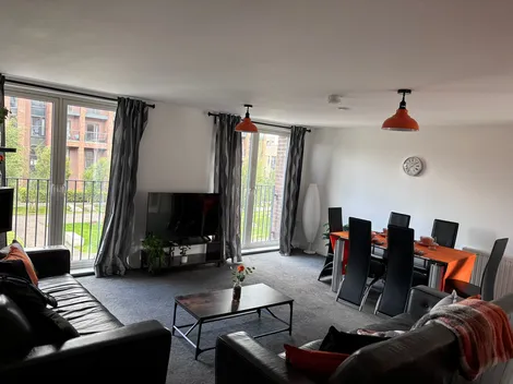 Radiant Homes Glasgow 2 bed 2 bath apartment