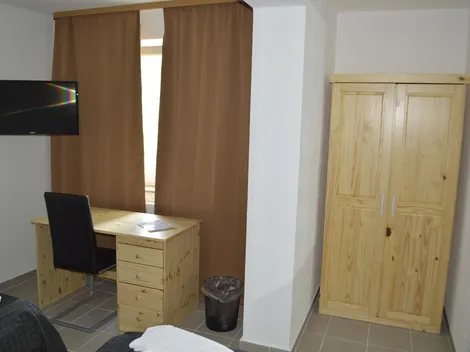 Zwei Raben Pension - 9