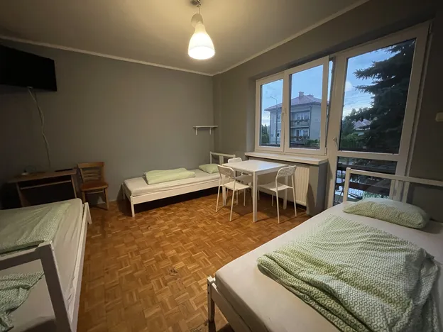 Tanie Nocowanie Warszawa | pokoje dla pracowników Warszawa | Noclegi pod Warszawą