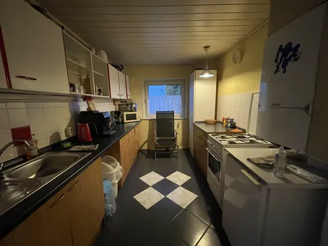 24145 Kiel - Haus mit 3 Zi , Garten, Parkplatz